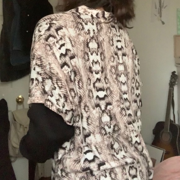 Snake skin blouse - Picture 2 of 3